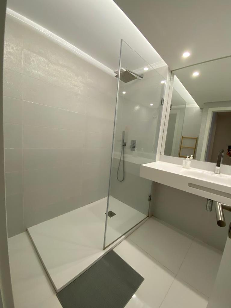 Bedrooms In Modern Guest House Almada Exteriör bild