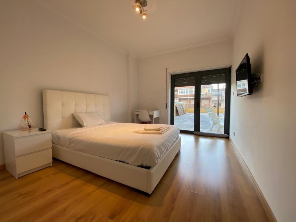 Bedrooms In Modern Guest House Almada Exteriör bild